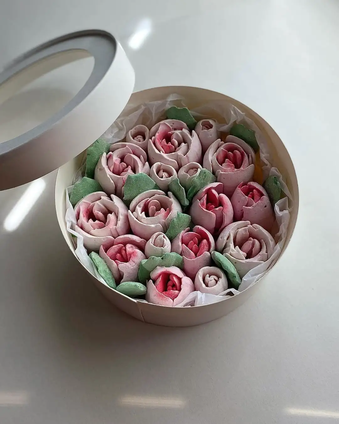 Тюльпаны в шляпной коробке, 16 см фото 2